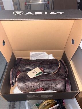 BNIB Ariat Brown Leather Women’s Boots - Rosita